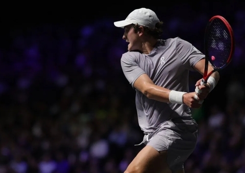 João Fonseca esboça virada, mas é eliminado para russo no Masters de Paris