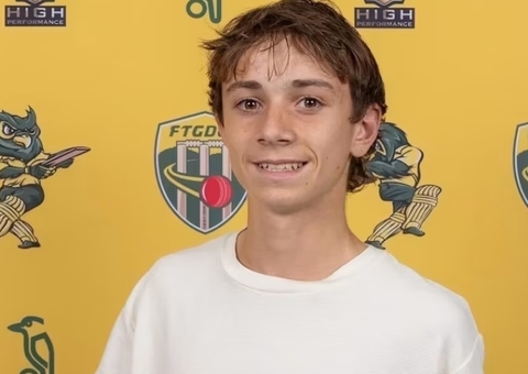 Jogador de críquete morre após ser atingido por bola durante treino