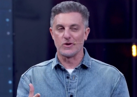 Luciano Huck homenageia Faustão na Dança dos Famosos