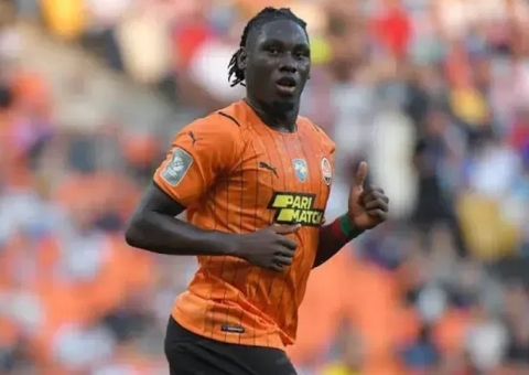 Condição física preocupa e afasta Flamengo da contratação de Lassina Traoré