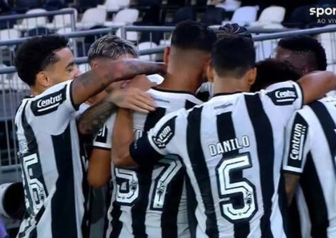 Botafogo goleia o Capital-DF e abre boa vantagem na Copa do Brasil