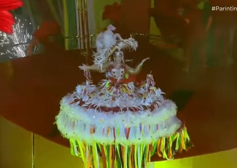 'Vermelhou o curral': Sinhazinha do Garantido dá show em Parintins