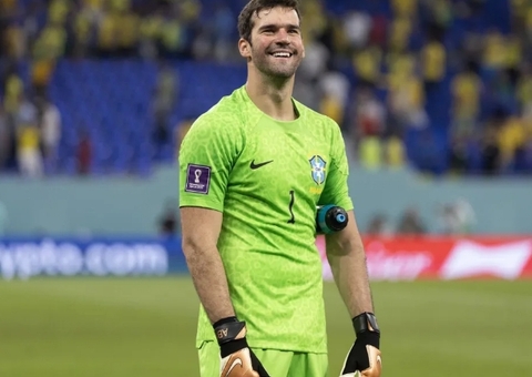 Bayern quer Alisson, do Liverpool, para substituir Neuer, diz jornal