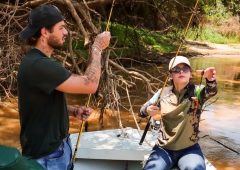 Zé Felipe brinca com Ana Castela em mais um dia de pescaria no Pantanal