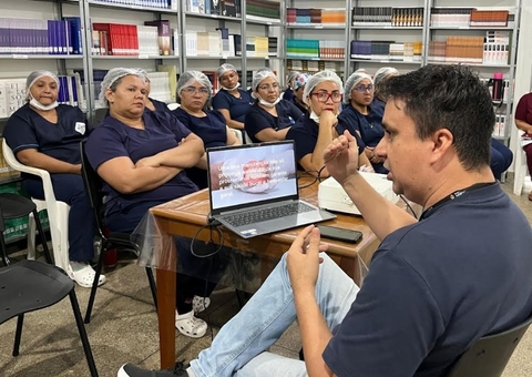 Cuidadores de idosos participam de capacitação em saúde bucal na Fundação Dr. Thomas