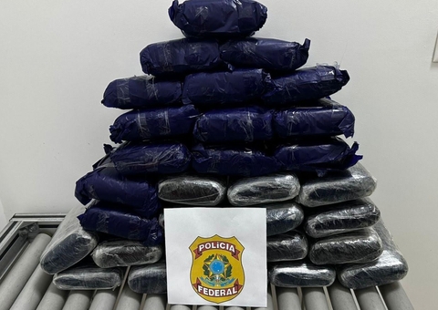 PF prende mulher com 30kg de skunk no Aeroporto de Tefé