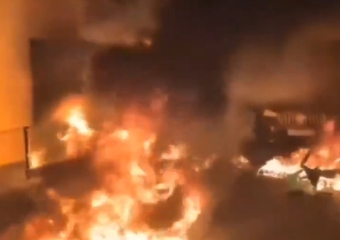 Comemoração do PSG na França acaba em saques, incêndios e prisões; vídeos 