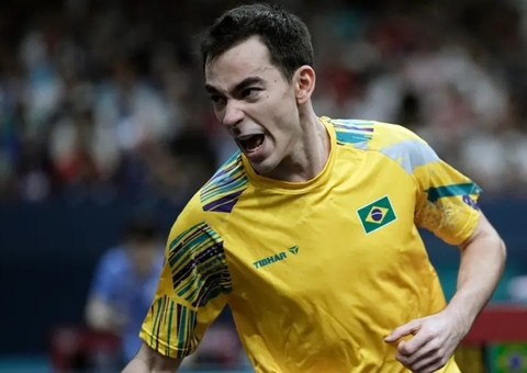 Hugo Calderano vence francês e está nas quartas de finais do tênis de mesa
