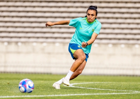 Escalação de Marta será definida em reunião à noite