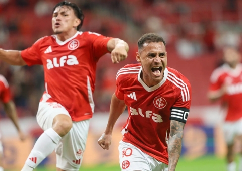 Internacional volta a vencer e afunda o Fortaleza no Z4 do Brasileirão