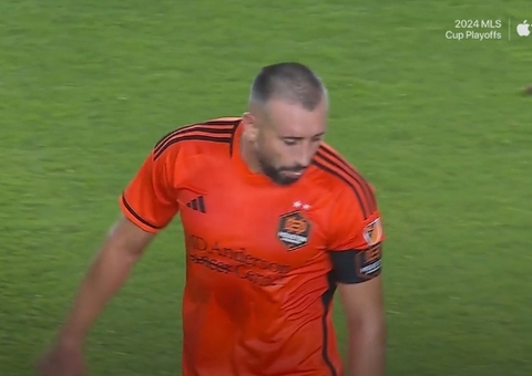 Jogador da MLS é expulso após cuspir no árbitro