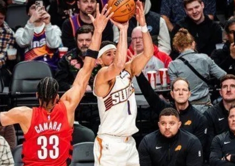 Devin Booker se torna o maior cestinha de todos os tempos dos Suns