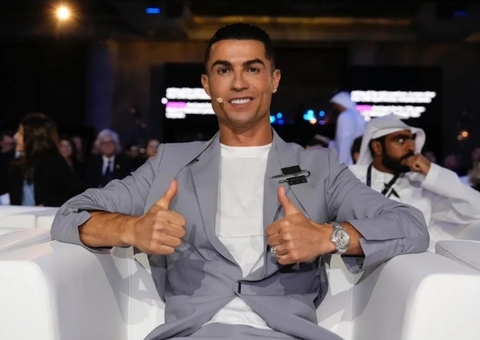 Cristiano Ronaldo cita Pelé e Messi e diz ser o 'melhor da história'