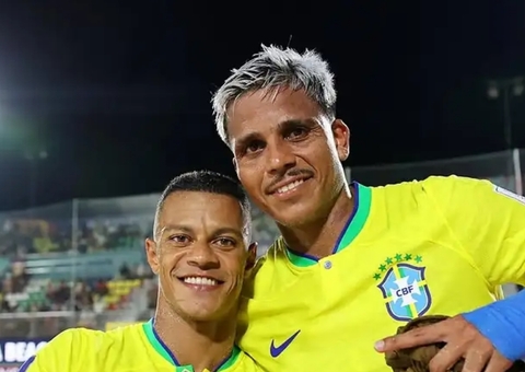 Brasil vence Itália e avança na Copa do Mundo de futebol de areia