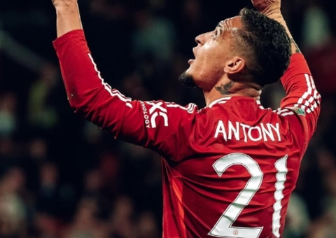 Manchester United pode ter barca com Antony e mais quatro; veja nomes