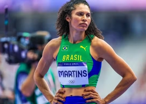 Valdileia Martins abandona final do salto em altura em Paris após lesão