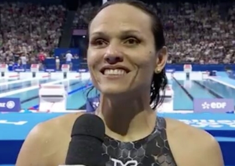 Carol Santiago vence ouro e amplia recorde em Paris