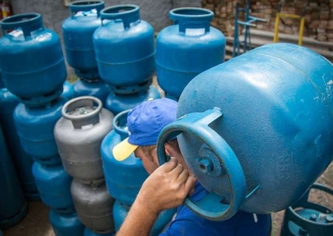 Entenda como vai funcionar o novo vale-gás do governo federal