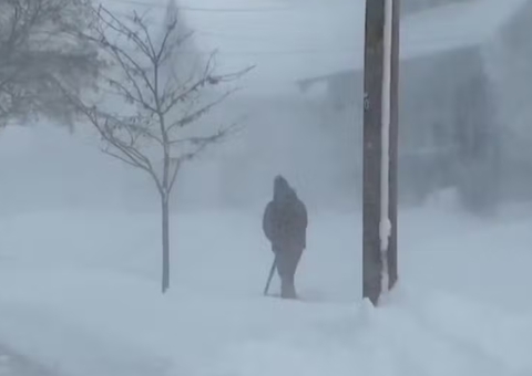 Neve forte e chuva congelante atingem Estados Unidos e Europa