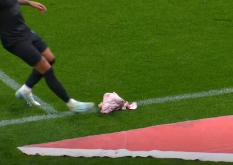 Polícia investiga como cabeça de porco entrou em estádio do Corinthians