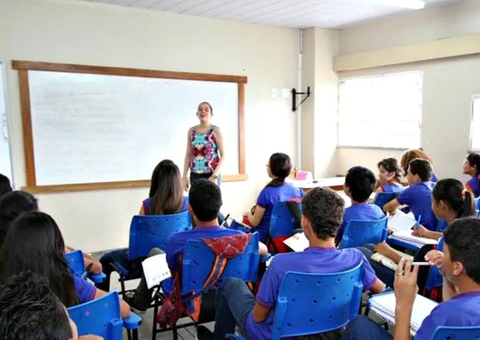 Amazonas anuncia aumento salarial e novas leis para mais de 60 mil servidores