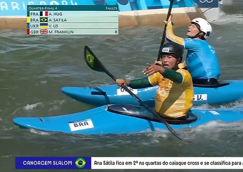 Ana Sátila fica em 3º e cai na semifinal do caiaque cross