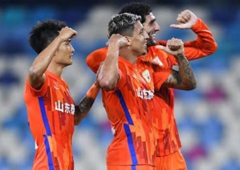 Time desiste de partida e é banido por dois anos de competições; entenda