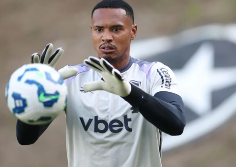 Botafogo chega a acordo financeiro e encaminha venda de John ao West Ham