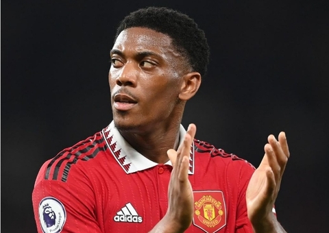 Após lesão de Pedro, Flamengo busca a contratação de Anthony Martial
