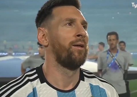 Messi faz recital em sua 'despedida' da torcida, e Argentina vence Venezuela