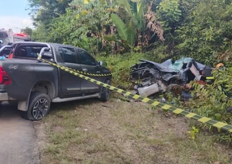 Colisão na BR-174 mata motorista e deixa carro completamente destruído; vídeo
