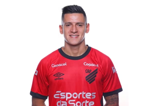 Santos acerta a contratação de lateral do Athletico-PR