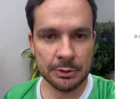 Alberto Neto se manifesta após ter redes sociais retiradas do ar