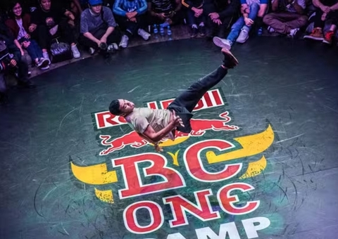 Brasileiro faz sucesso no breaking ao mostrar habilidade com uma perna