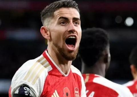 Jorginho desembarca no Rio para se apresentar ao Flamengo