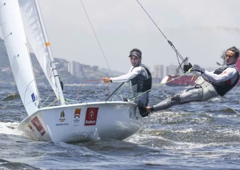 Vela e duelos decisivos em esportes coletivos marcam a agenda de hoje em Paris