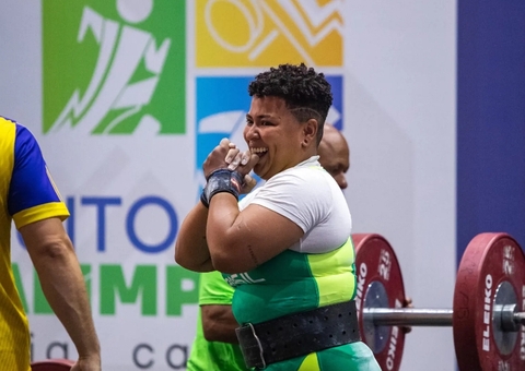 'Mulher de Ferro' chega às Paralimpíadas após acidente a 'tirar' do futsal