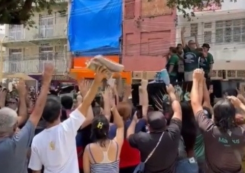 Professores de Manaus aprovam greve contra reforma da Previdência