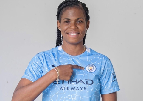 Atacante do Manchester City é poupada de jogo após sofrer insultos racistas