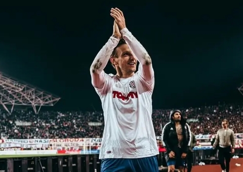 Rakitic, ex-Barcelona, anuncia aposentadoria do futebol aos 37 anos