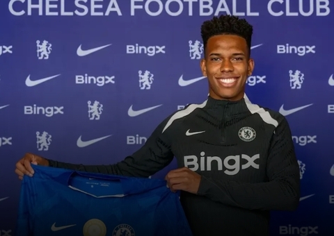 Ex-Palmeiras, Estêvão é finalista do prêmio de revelação na Bola de Ouro