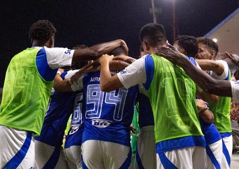 Cássio pega pênalti, Cruzeiro vence CRB e vai às quartas da Copa do Brasil
