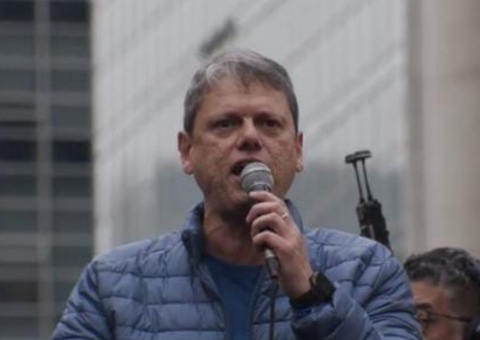 Tarcísio cobra anistia, pressiona Motta, ataca STF e chama Moraes de ditador e tirano