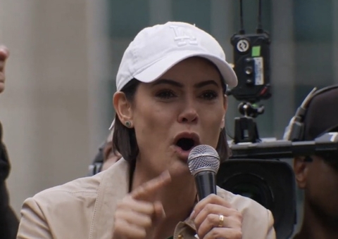 Michelle chora em discurso, fala em humilhação e diz que Bolsonaro não irá desistir