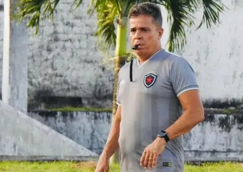 Clube anuncia demissão de técnico após eliminação da Série C