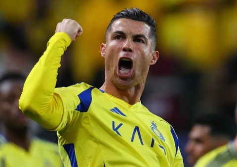 Cristiano Ronaldo se torna o primeiro bilionário do futebol após contrato