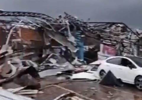 Veja antes e depois de cidade destruída por tornado no Paraná