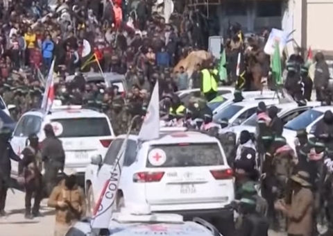 Hamas liberta três reféns israelenses em troca de prisioneiros palestinos