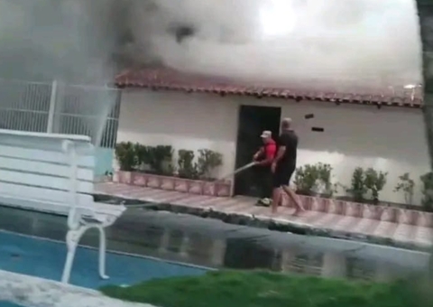  Incêndio de grandes proporções atinge abrigo de crianças em Parintins