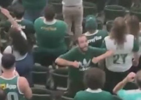 Torcedor diz que imitou galinha em gesto que custou R$ 300 mil ao Palmeiras